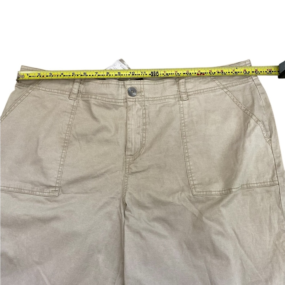 New Plus Size Stylish Tan Lane Bryant Cuffed Shorts - Picture 8 of 12